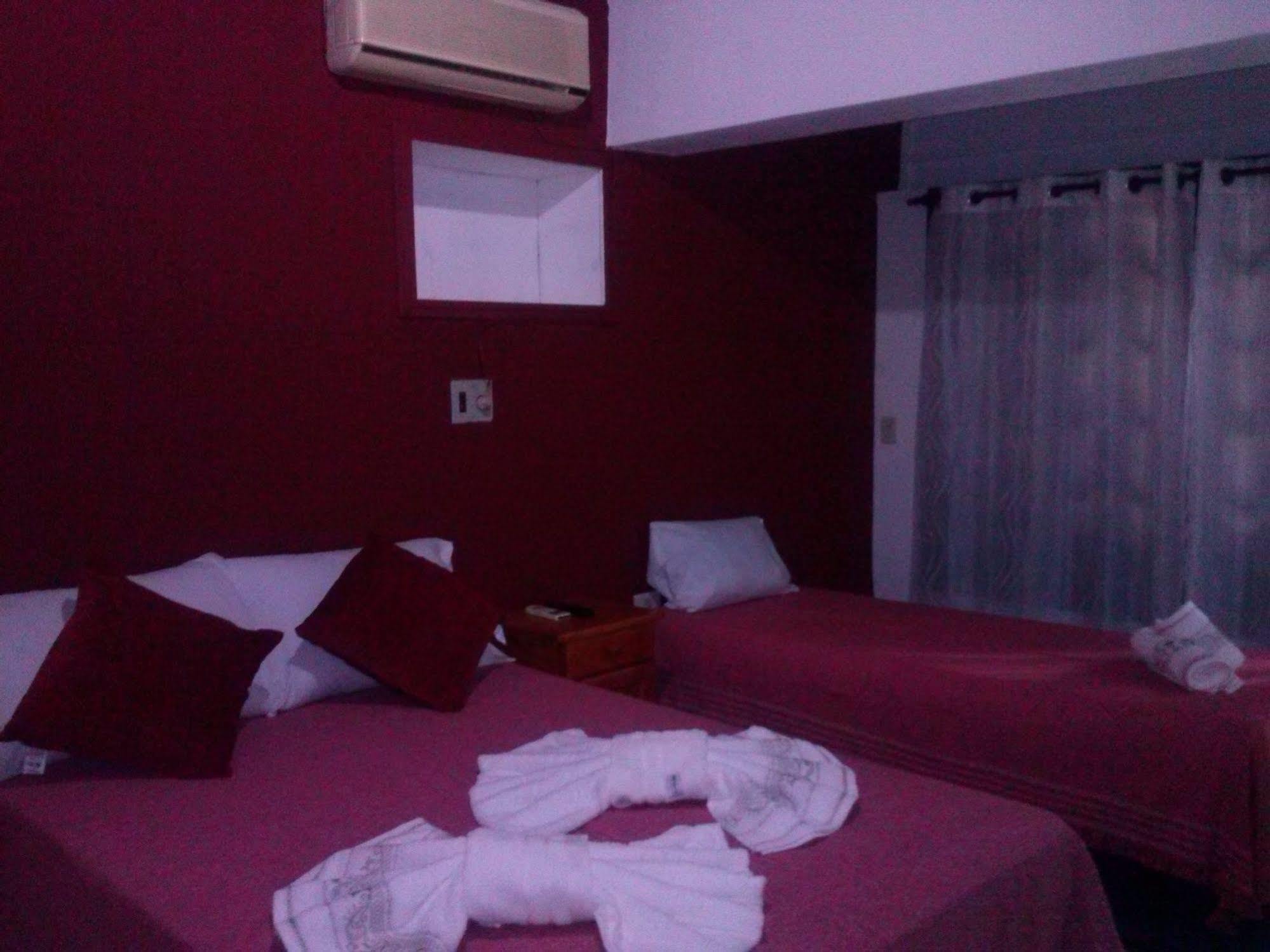 Petit Hotel Caraguata Puerto Iguazu Exterior photo
